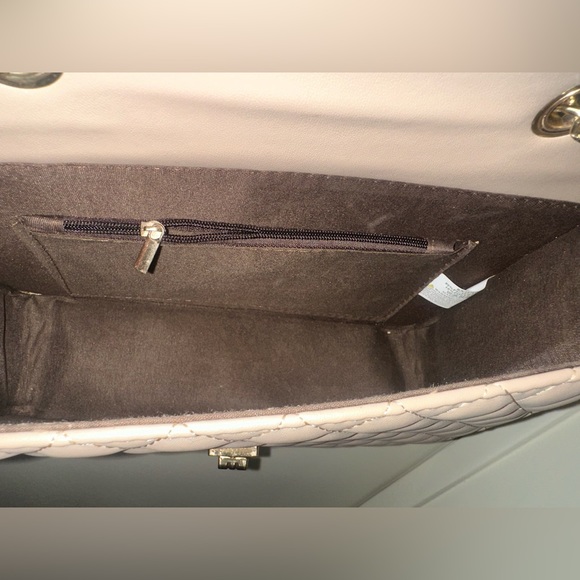 EUC | multi wear purse | cream with gold chain - Picture 8 of 14